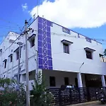 White House - 3Bhk Elegant Apartment