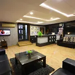 Chetinaad Courtyard Gandhipuram By Centre Park