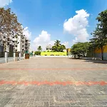 Fabhotel Mani\'S Residency
