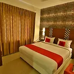 Hotel Vels Grand Inn