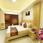Hotel Mahi\'S Gateway