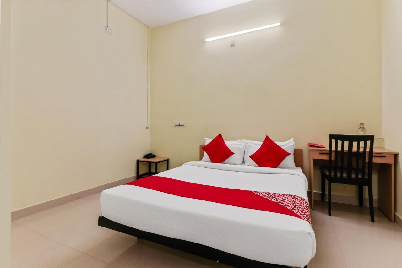 Hotel Oyo Flagship 26714 Sri Balaji Castle 3*