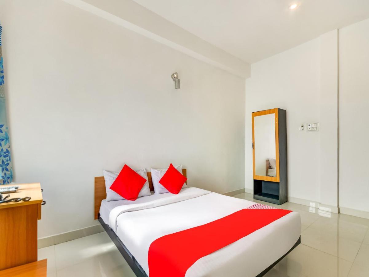 Hotel Oyo 75814 Varna Residency 3*
