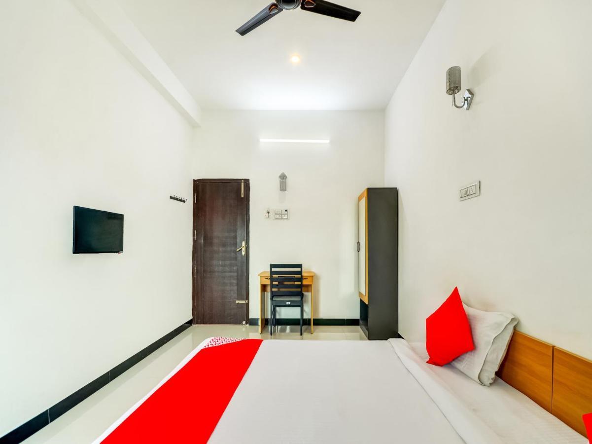 Hotel Oyo 75814 Varna Residency 3*