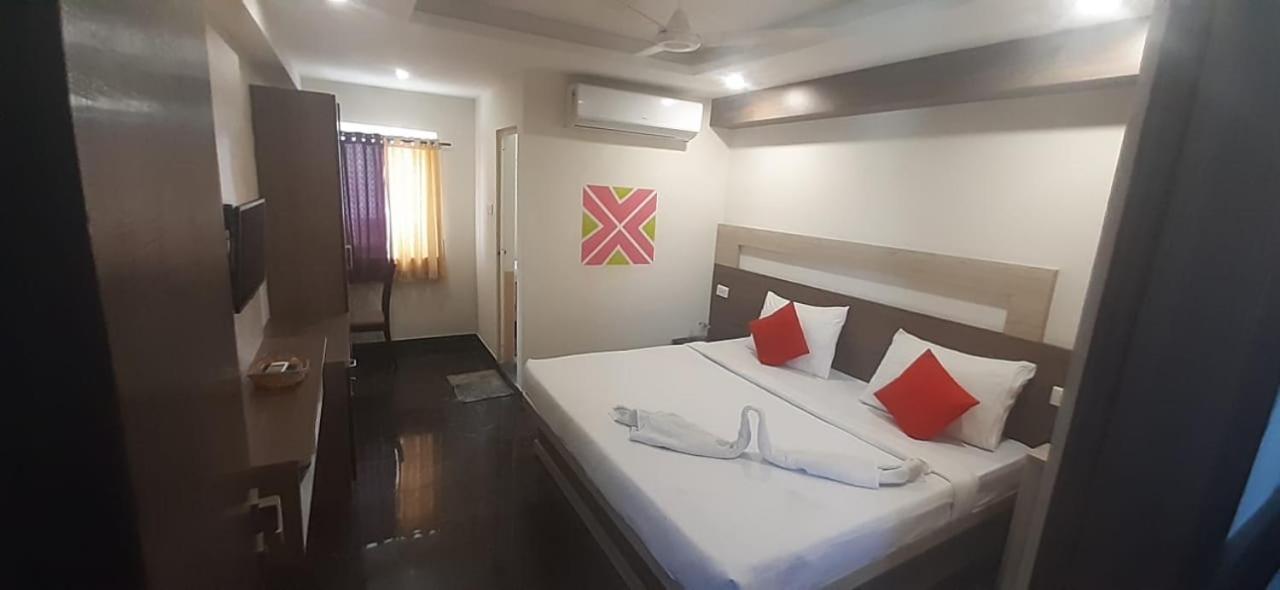 Elegance Hotel
