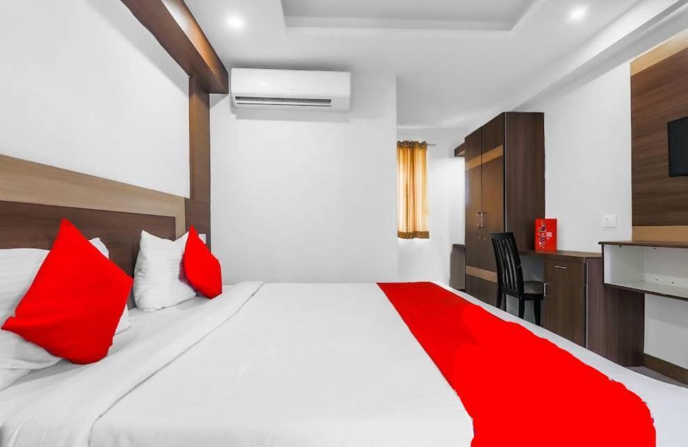 Elegance Hotel