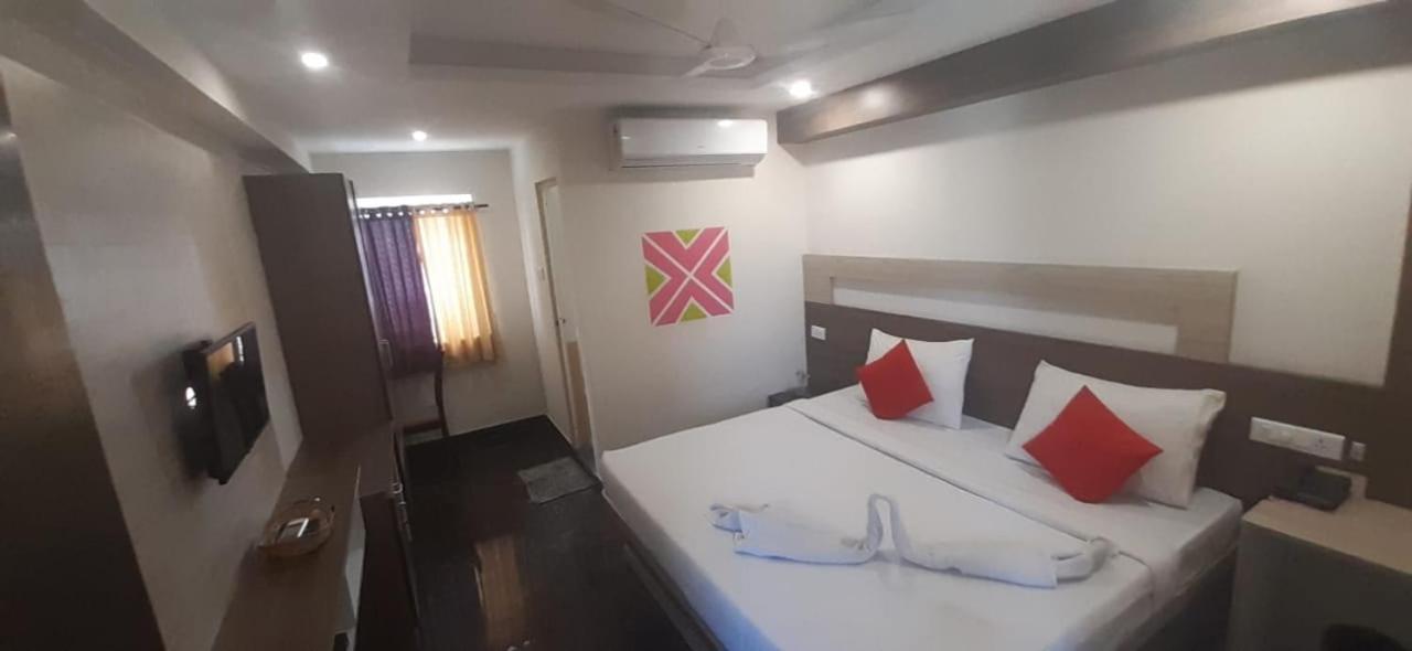 Elegance Hotel