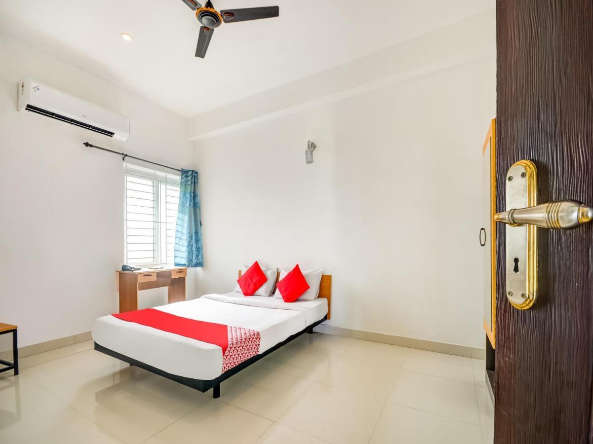Hotel Oyo 75814 Varna Residency
