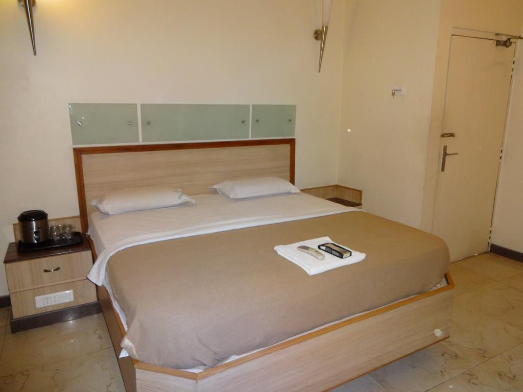 Raamus Hotel *