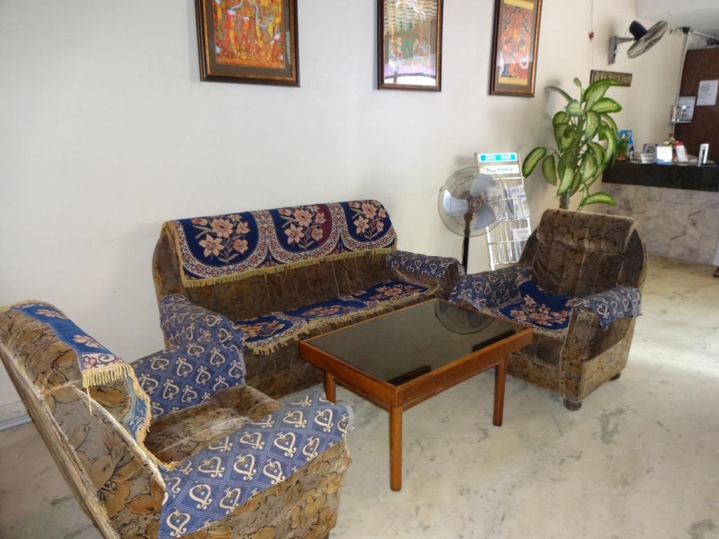 Raamus Hotel *