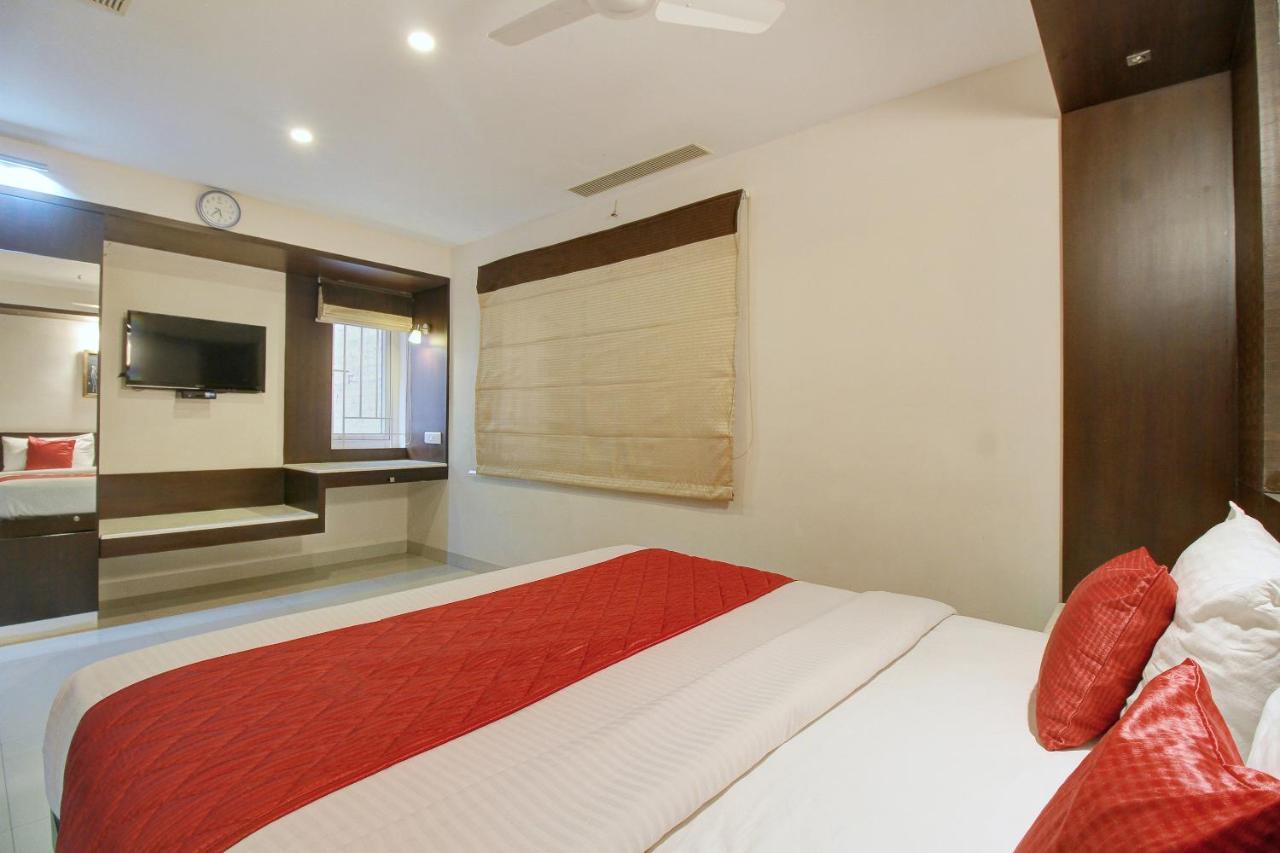 Collection O 4658 Akil Residency Hotel 3*