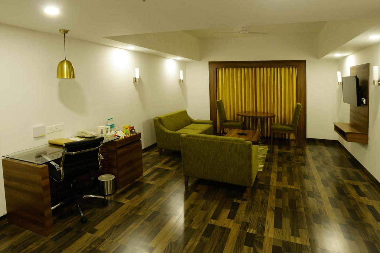 Lemon Tree Hotel 4*