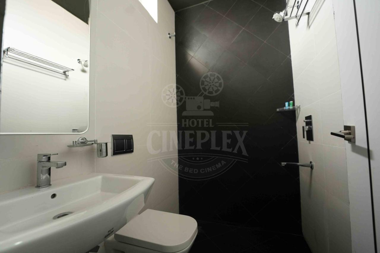 Hotel Cineplex *