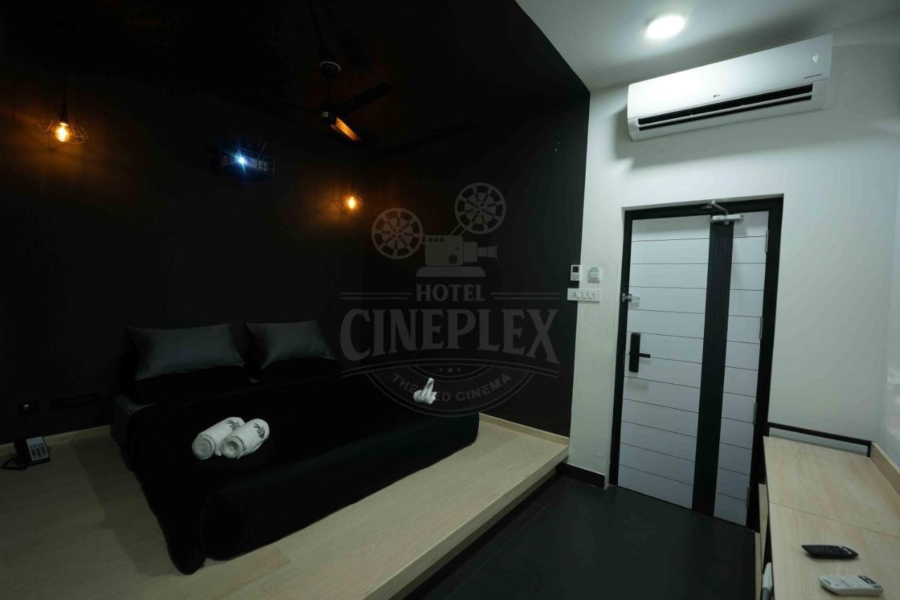 Hotel Cineplex *