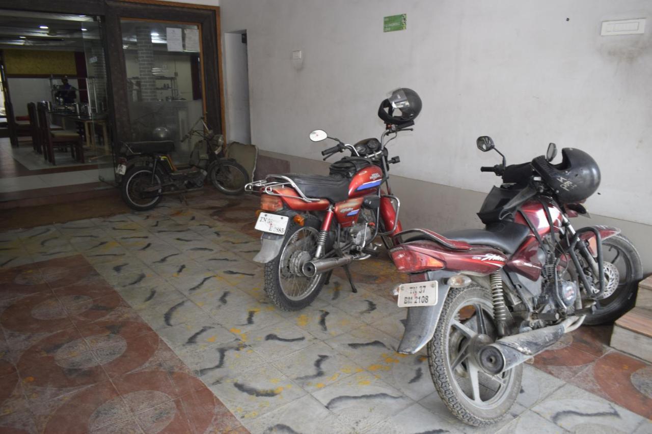 Hotel Sri Krishna 3*