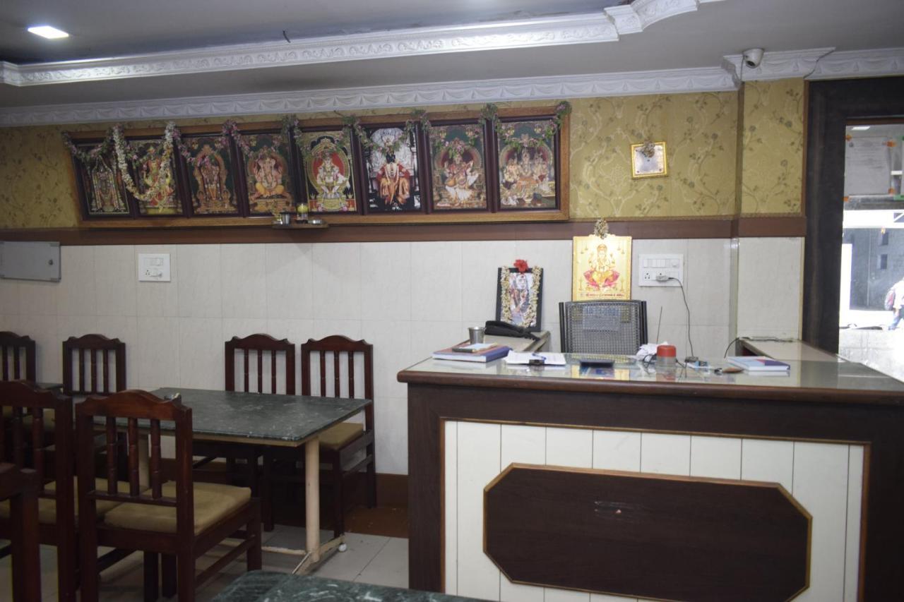 Hotel Sri Krishna 3*