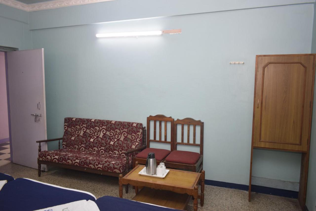 Sri Krishna Hotel 3*