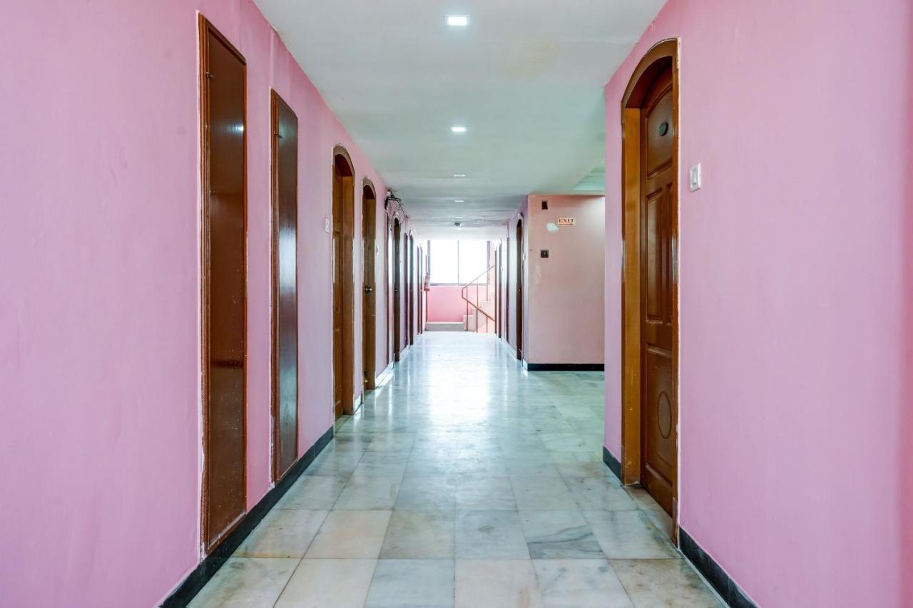 Oyo 68201 Singapore International Coimbatore