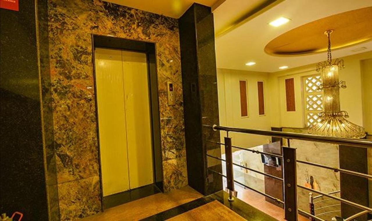 Hotel Fabhotel Lemon Park