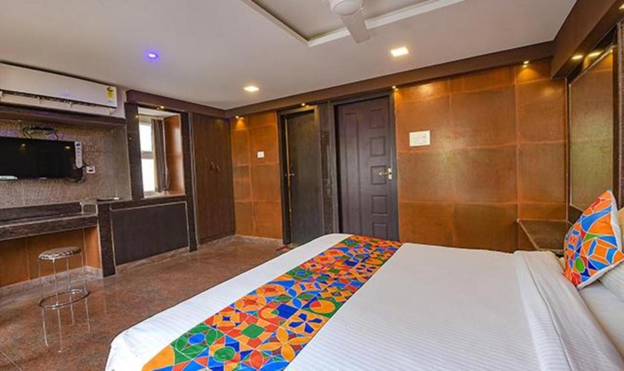 Fabhotel Lemon Park