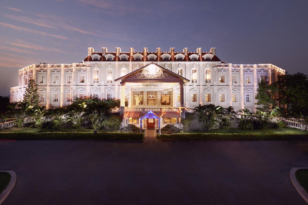 Jenneys Residency Hotel