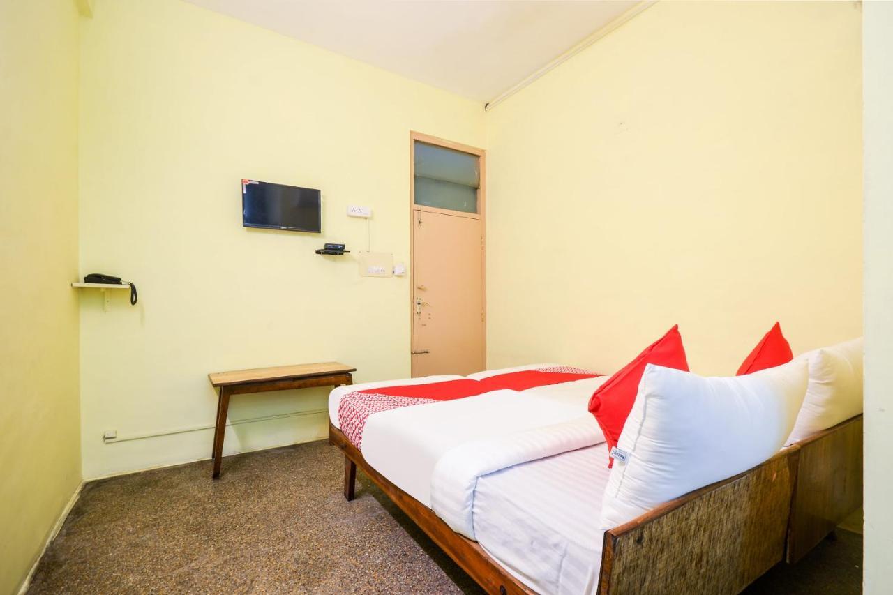 O Aruljothi Gandhipuram Bus Terminus Hotel