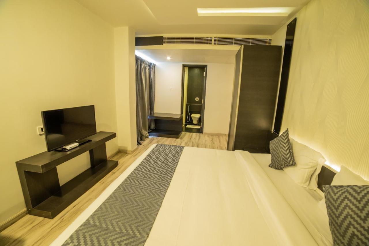 Hotel Poppys Tower 2*