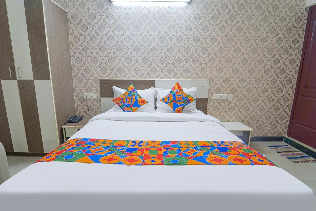 Fabhotel Grand Castle