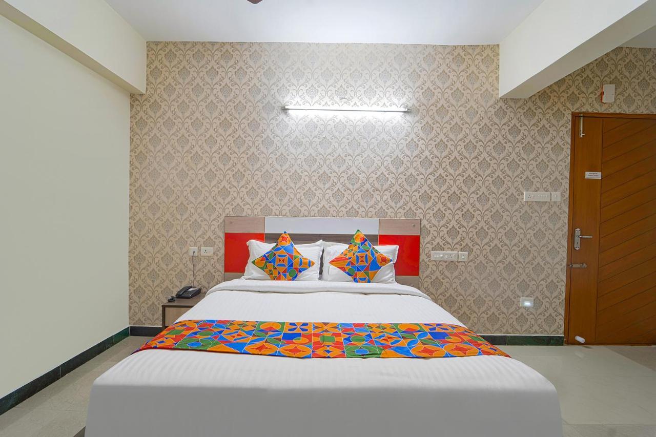Fabhotel Grand Castle 3*