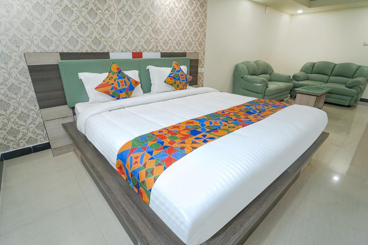 Hotel Fabhotel Grand Castle Coimbatore