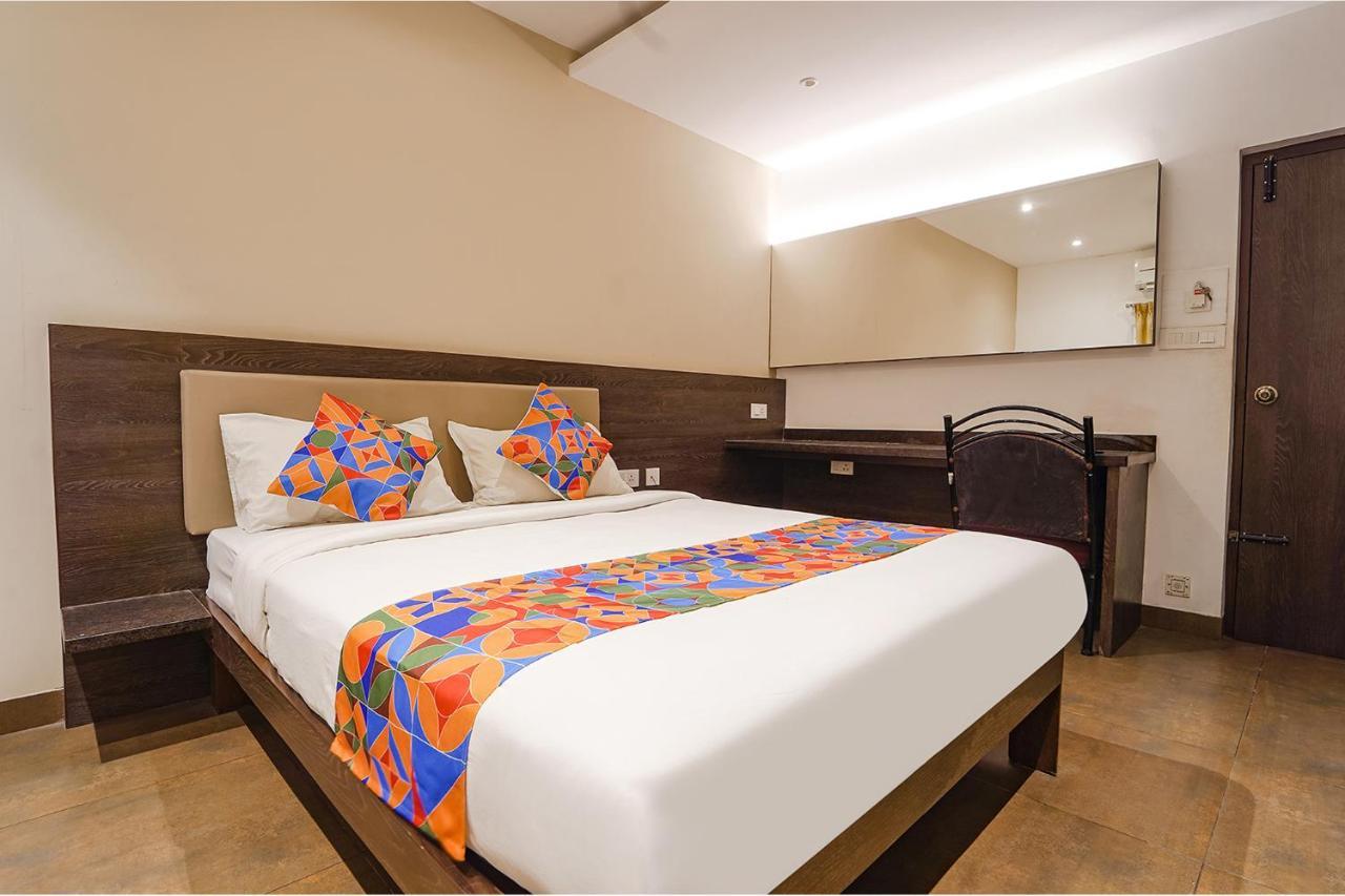 Hotel Fabhotel Karpagam - 900m From Nehru Stadium