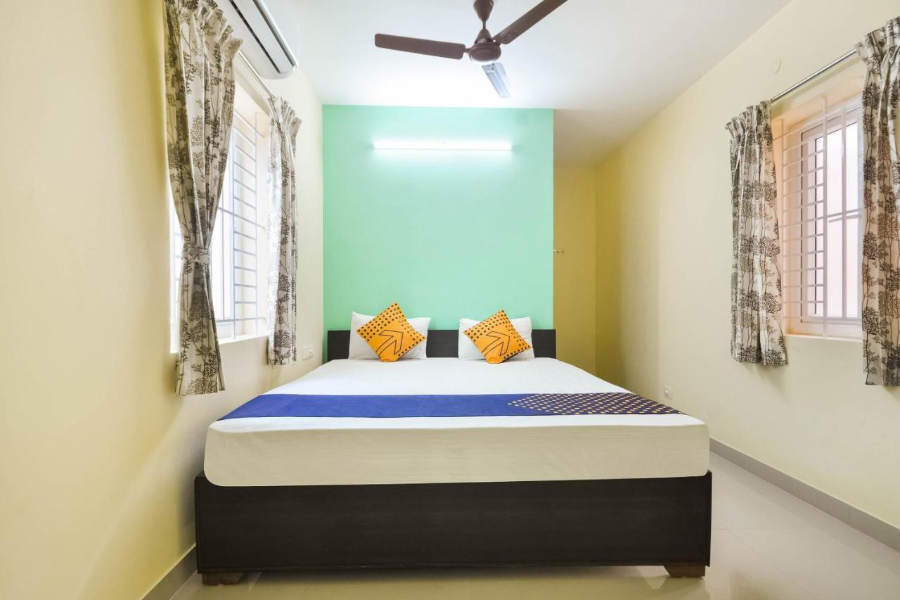 Spot On 77128 Siva Residency 2*