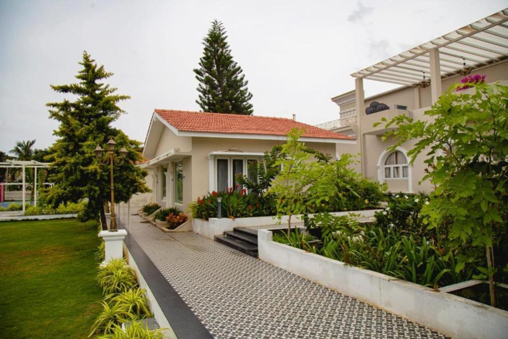 Resort Csr Landmark