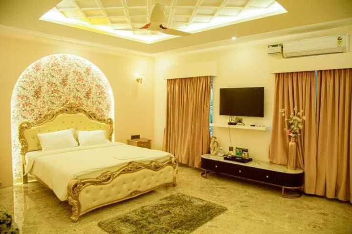 Csr Landmark Resort *