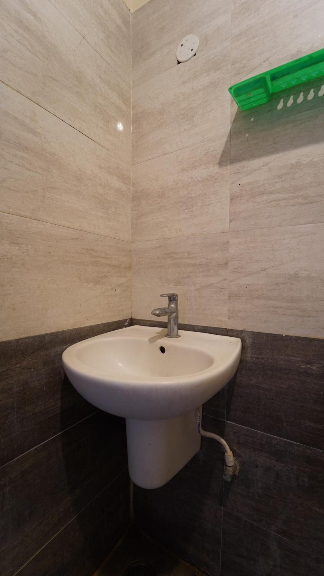 Vangal Nest Peelamedu Psg Hotel 3*