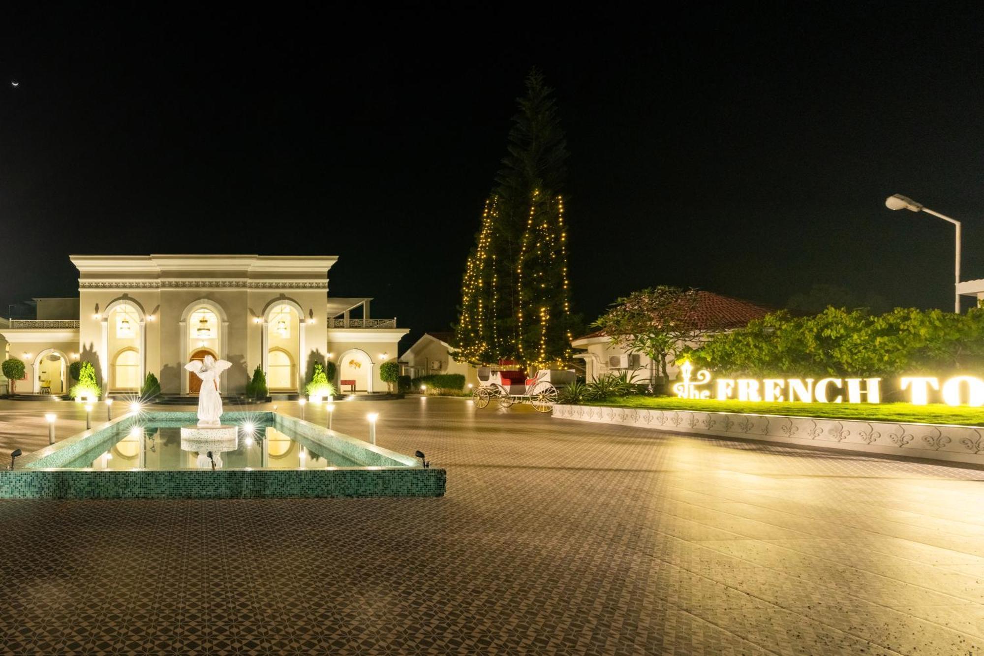 Csr Landmark Resort *