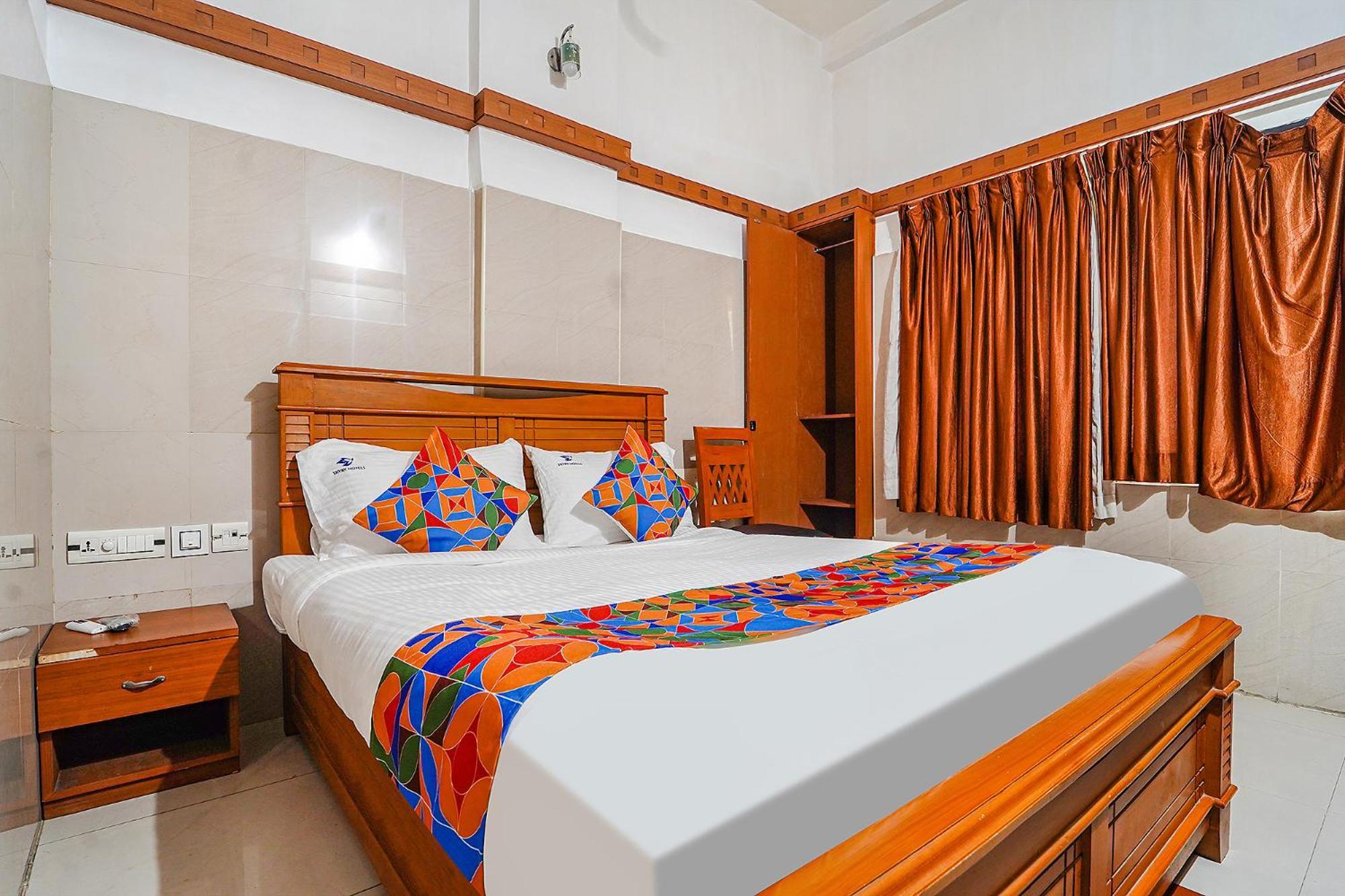 Collection O Skry Gandhipuram Hotel