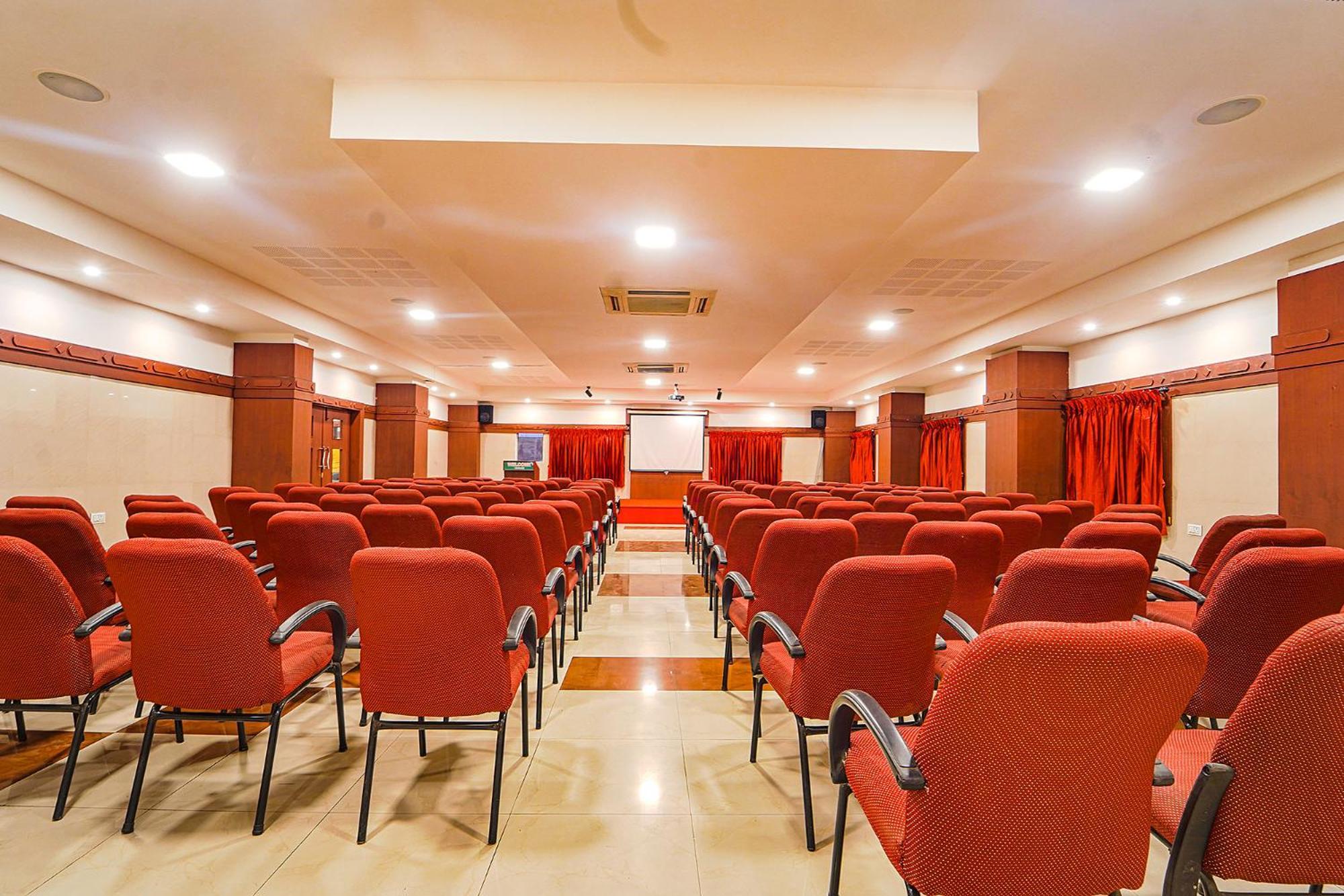 Hotel Collection O Skry Gandhipuram 3*