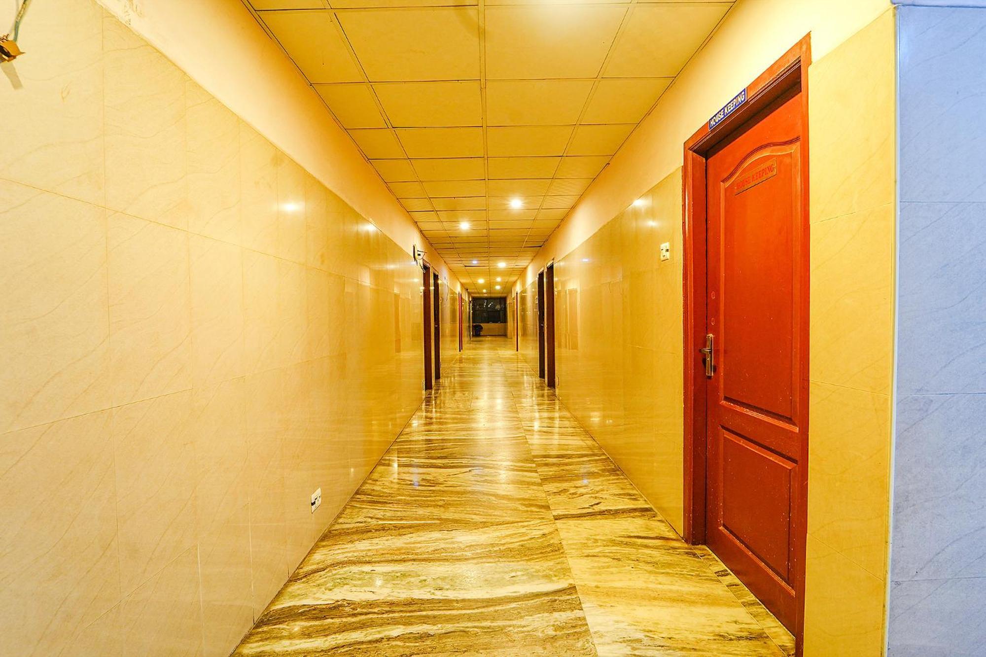 Collection O Skry Gandhipuram Hotel 3*