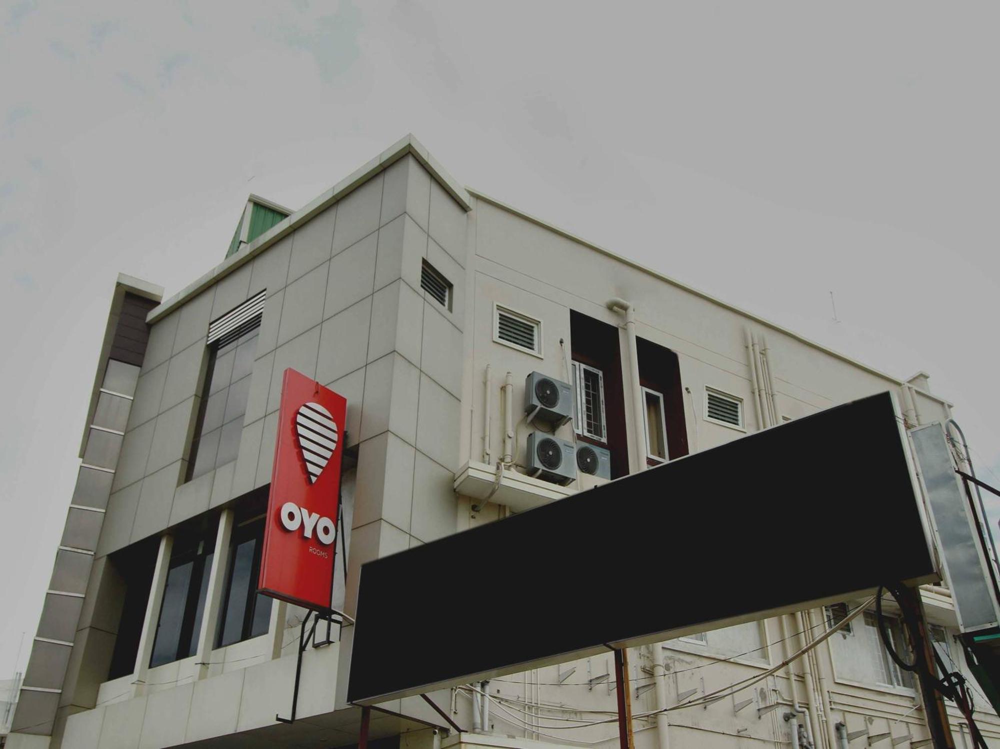 Oyo Flagship 4594 Krish Hotel