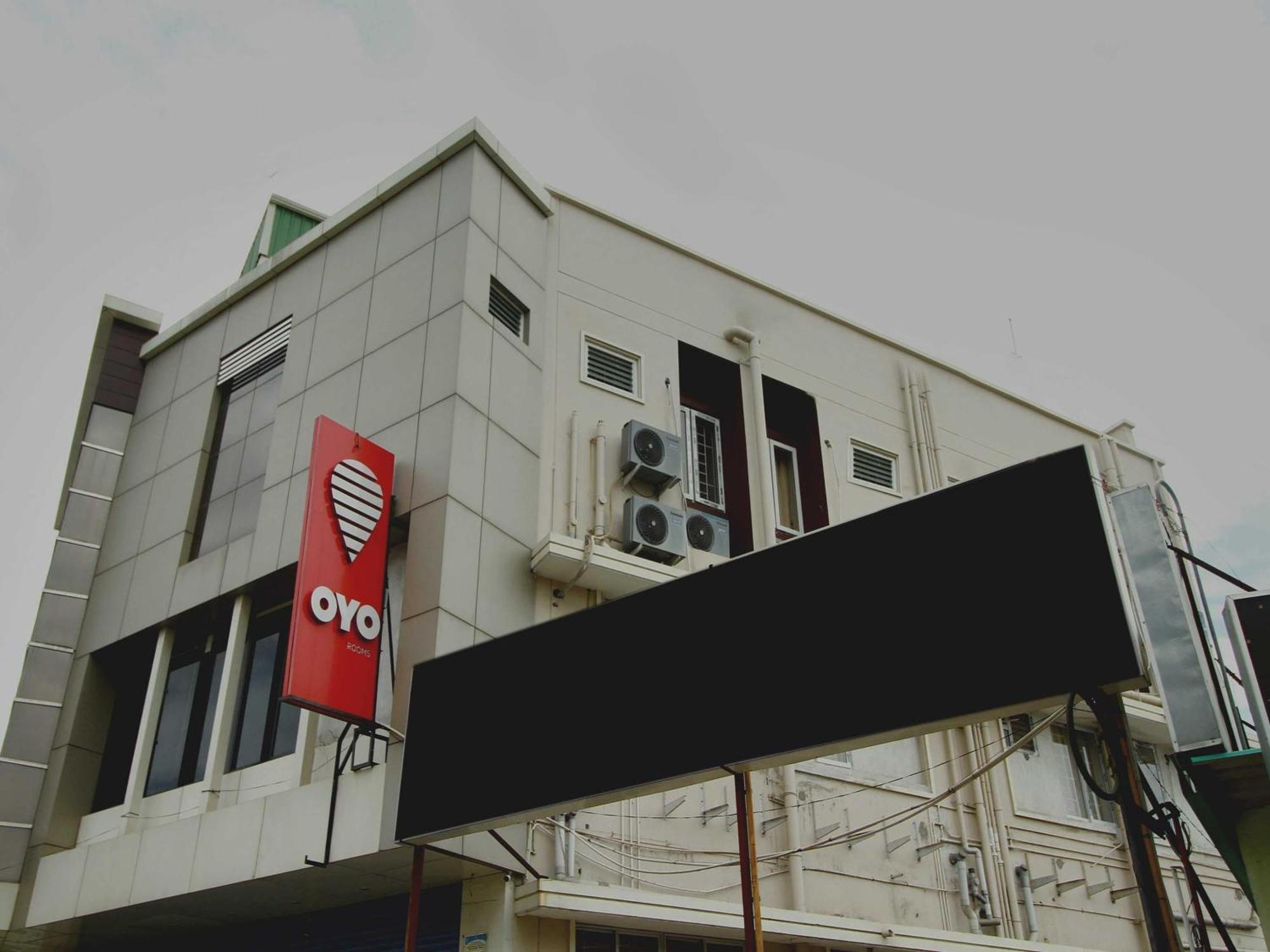 Hotel Oyo Flagship 4594 Krish 3*