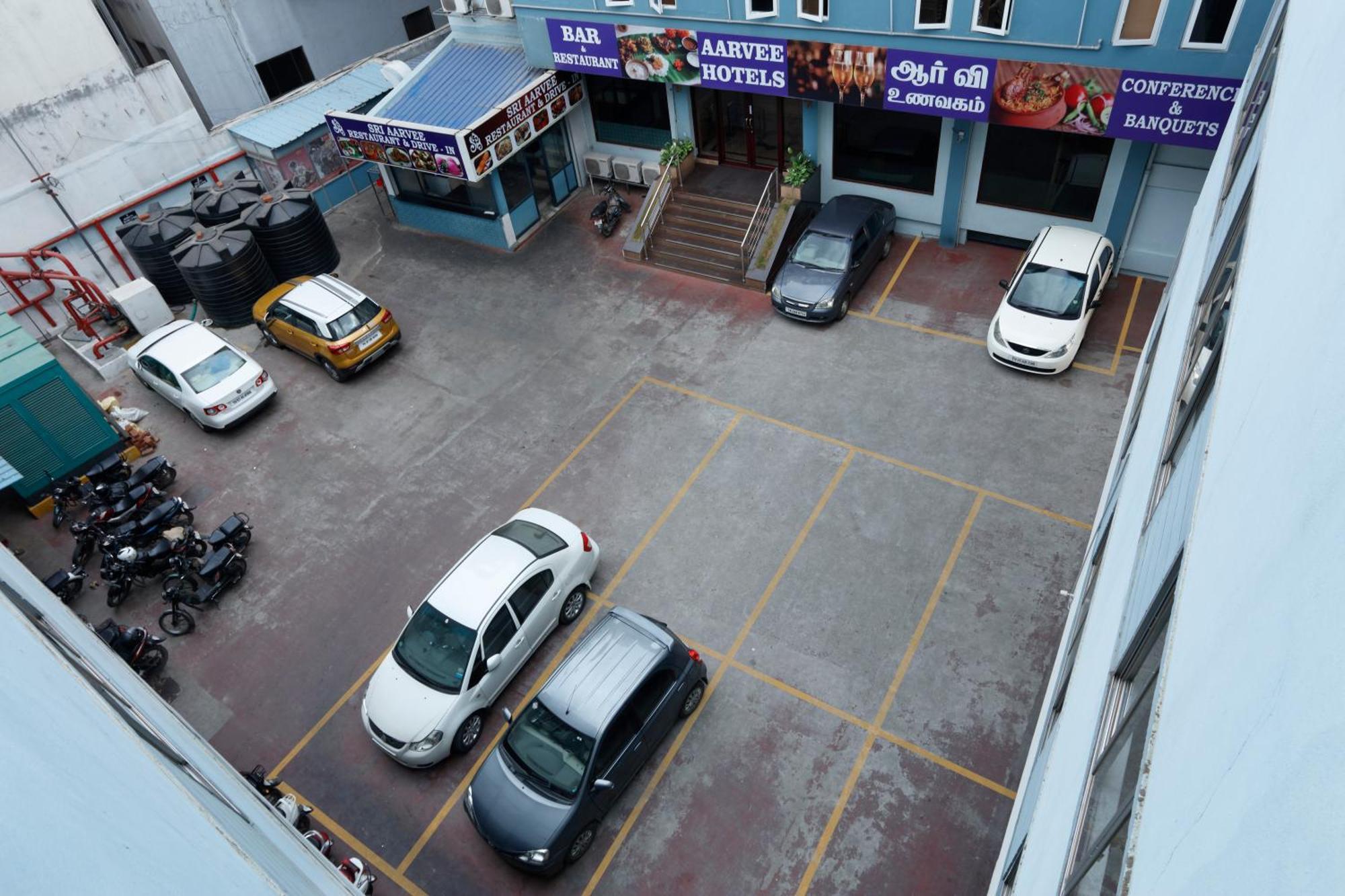 Sri Aarvee Hotel 2*