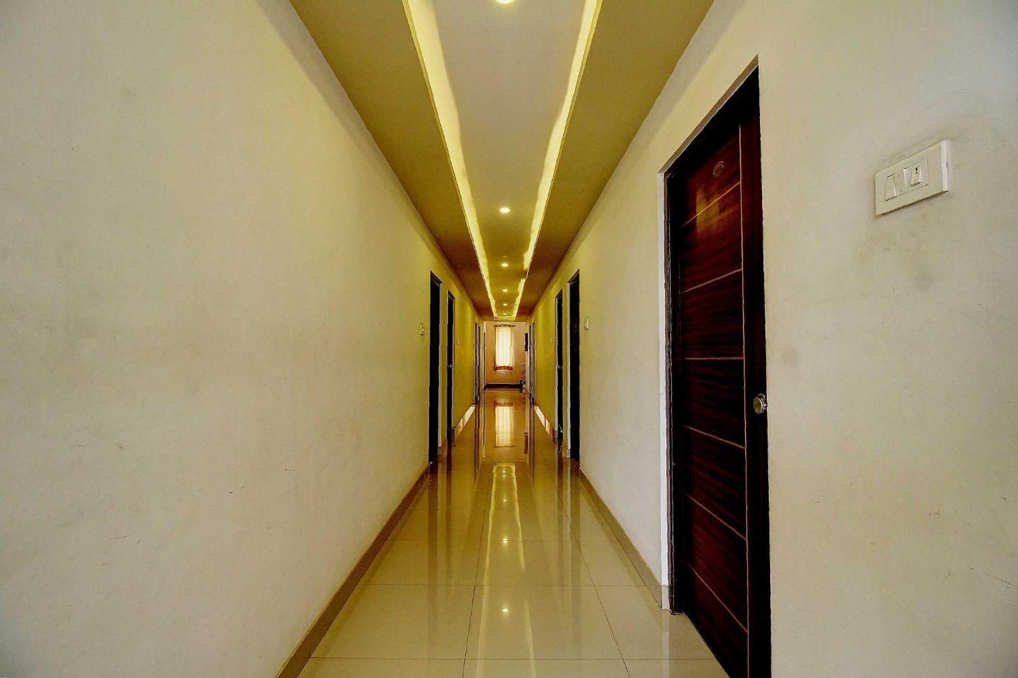 Oyo Flagship 4594 Krish Hotel Coimbatore