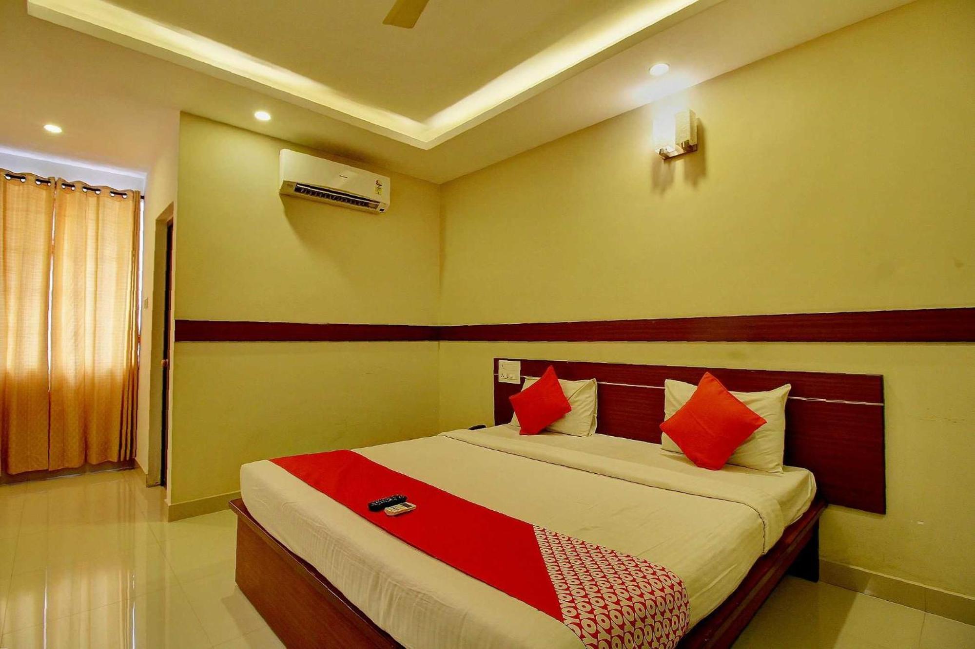 Oyo Flagship 4594 Krish Coimbatore