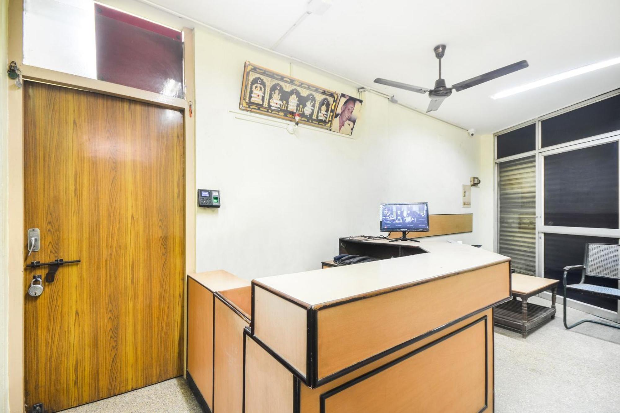 Hotel O Aruljothi Gandhipuram Bus Terminus 4*