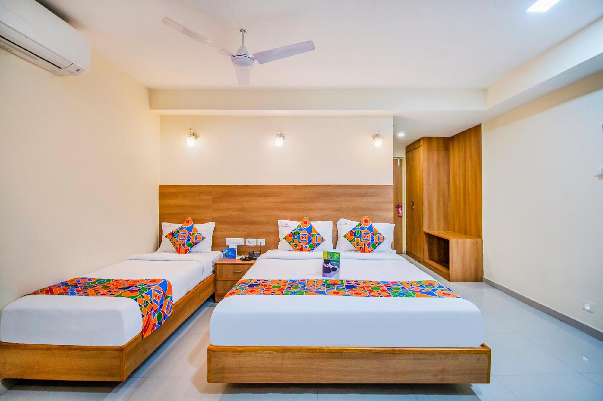 Hotel Fabhotel Jansi Deluxe - Nr Gandhipuram Bus Stand 3*