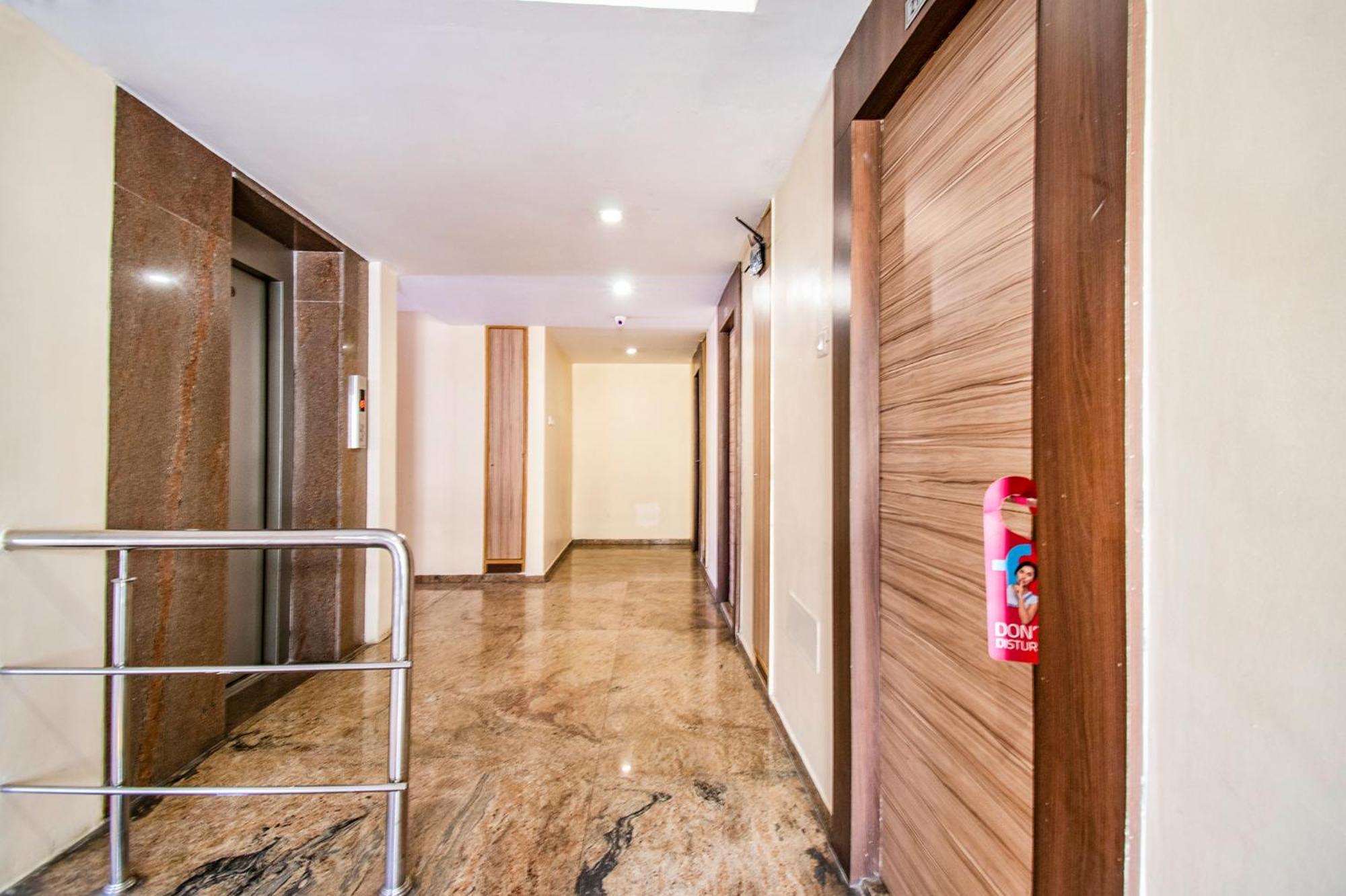 Fabhotel Jansi Deluxe - Nr Gandhipuram Bus Stand