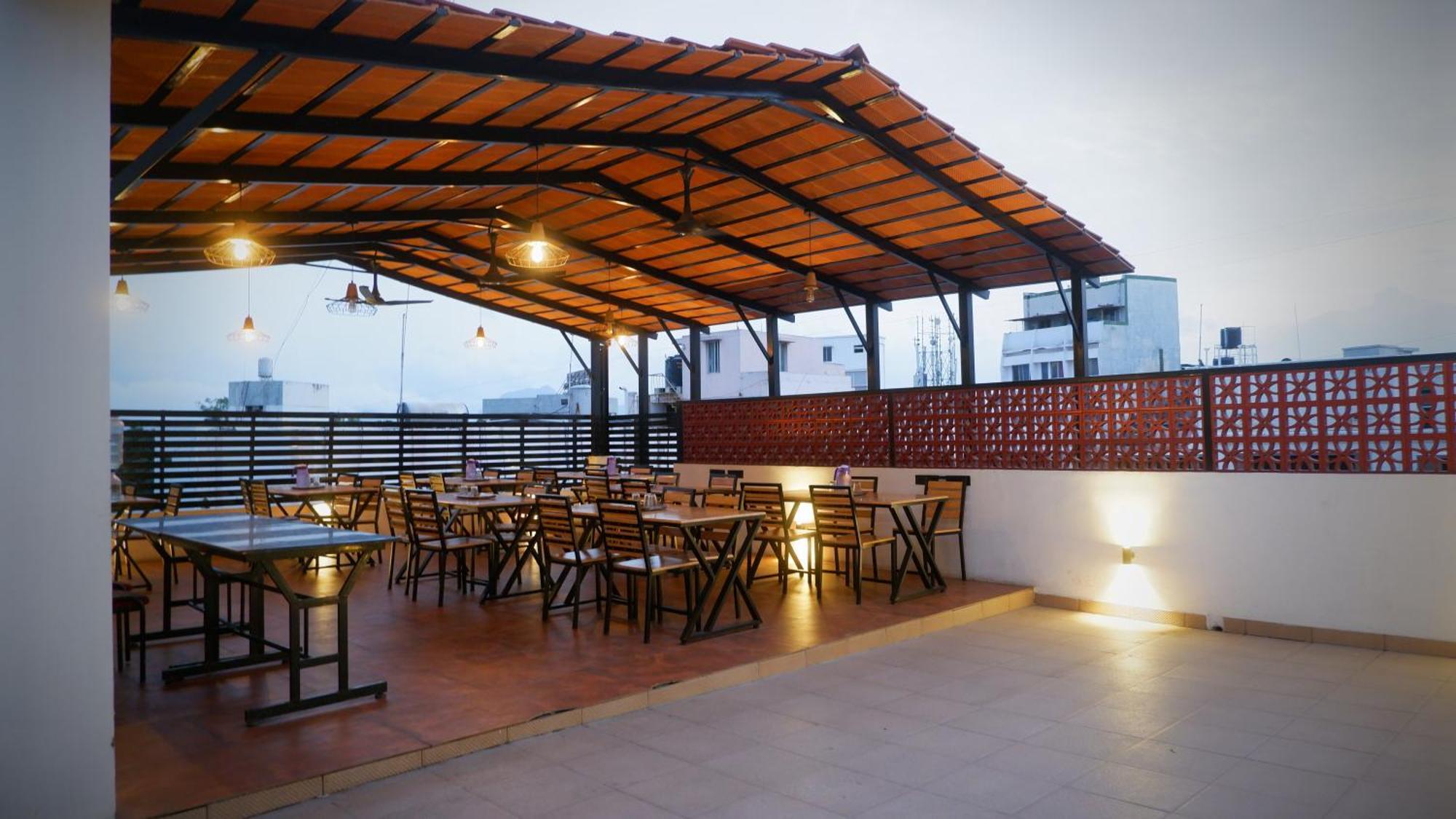 Hotel Aiba Regency
