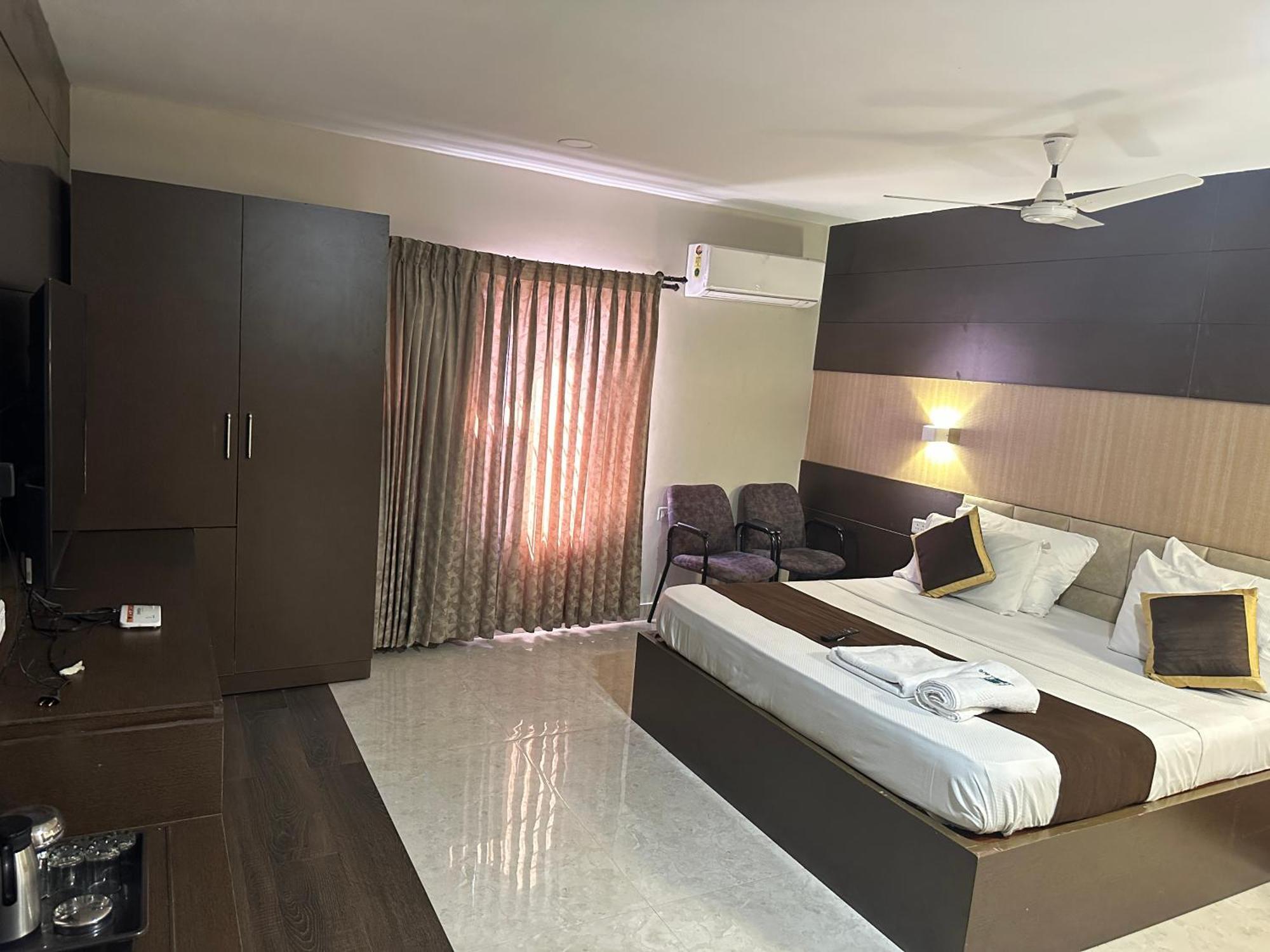 Hotel Aiba Regency