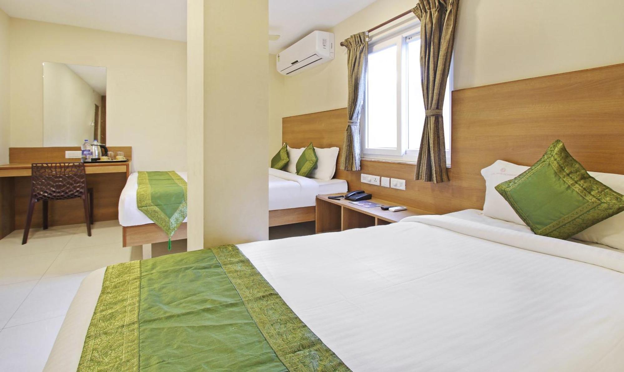 Itsy Jansi Residency Hotel